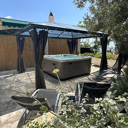 Vacation House Marin With Jacuzzi - Bol, Brac Exterior foto