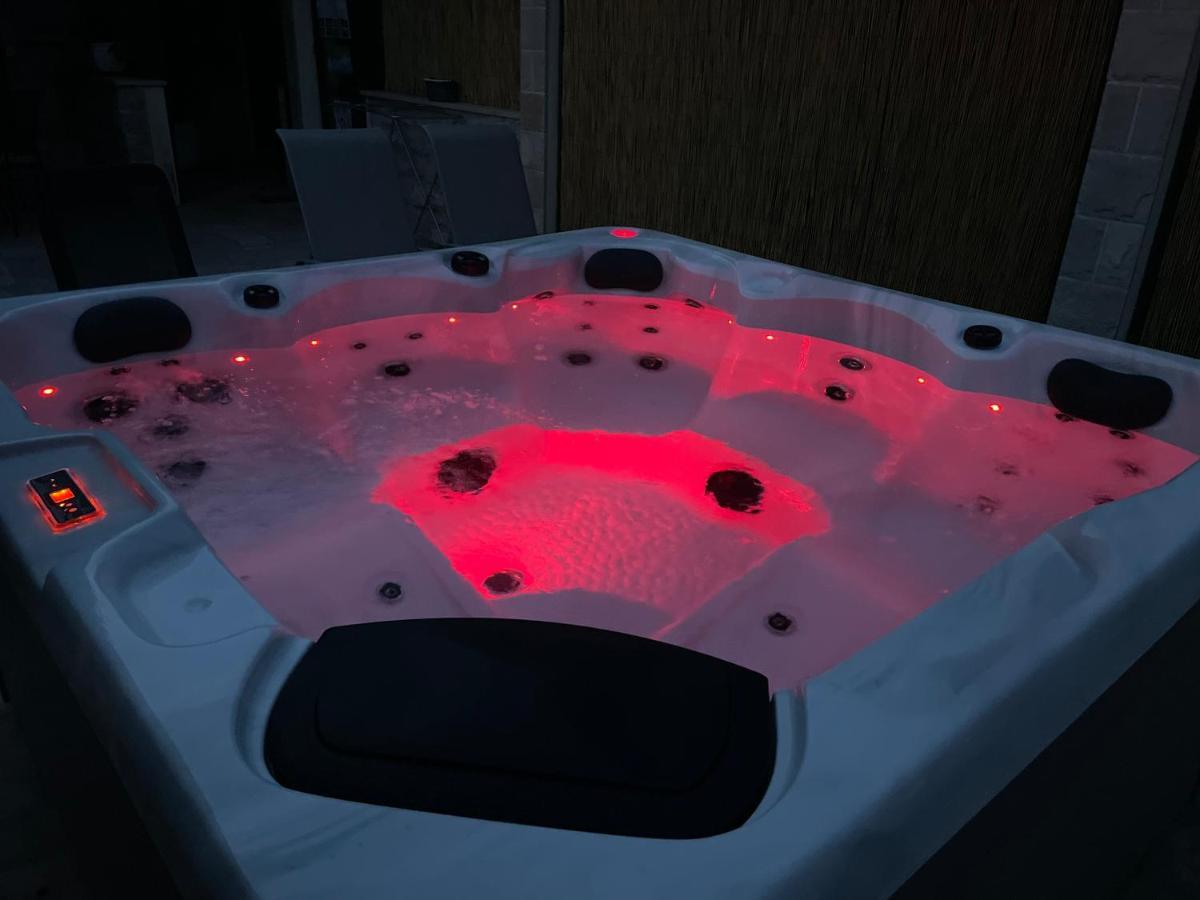 Vacation House Marin With Jacuzzi - Bol, Brac Exterior foto