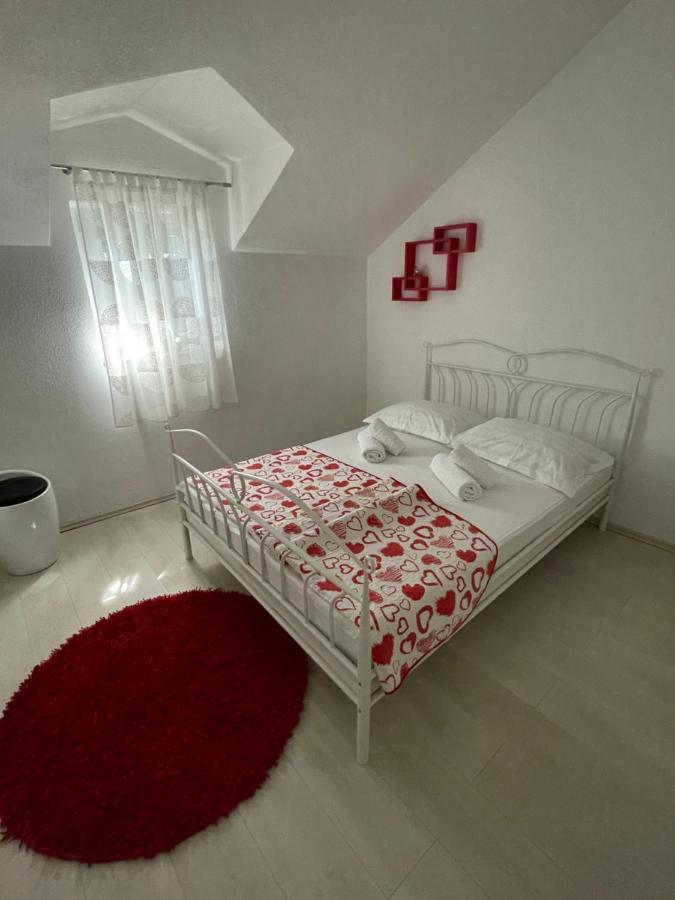 Vacation House Marin With Jacuzzi - Bol, Brac Exterior foto