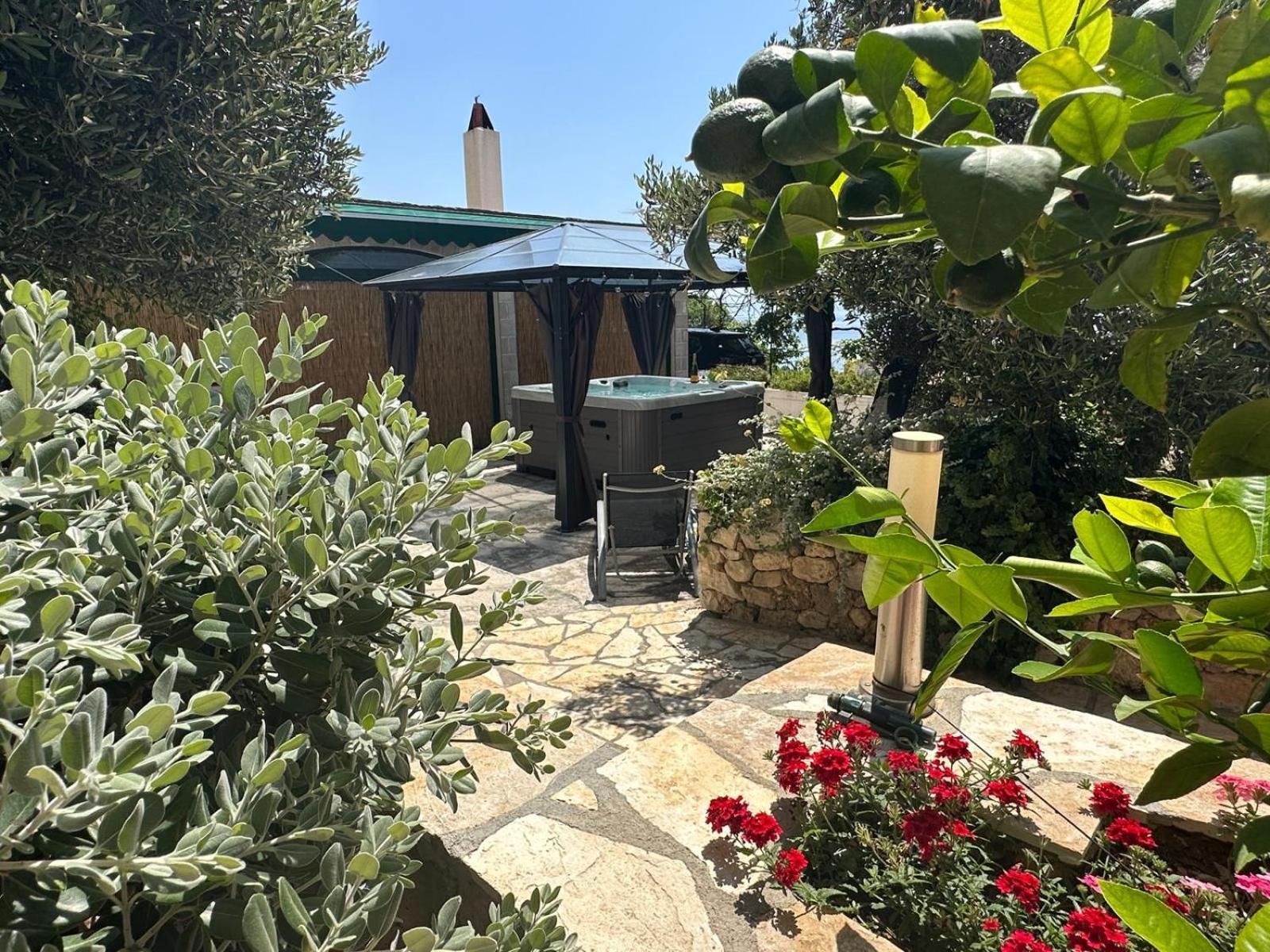 Vacation House Marin With Jacuzzi - Bol, Brac Exterior foto